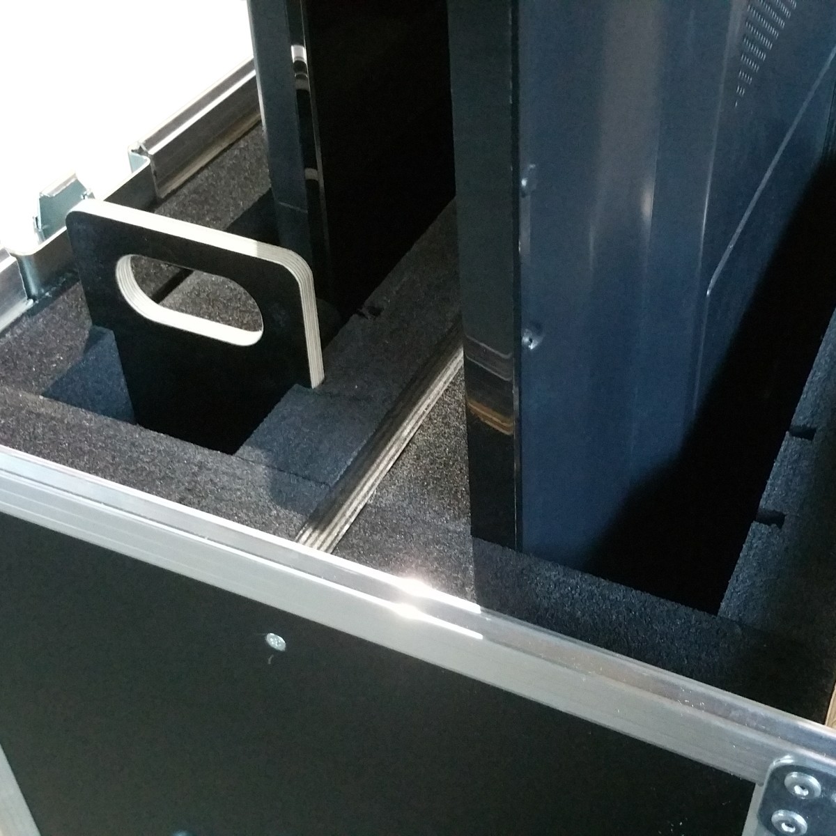 Flightcase für zwei ca. 55-65'' Displays Variabel